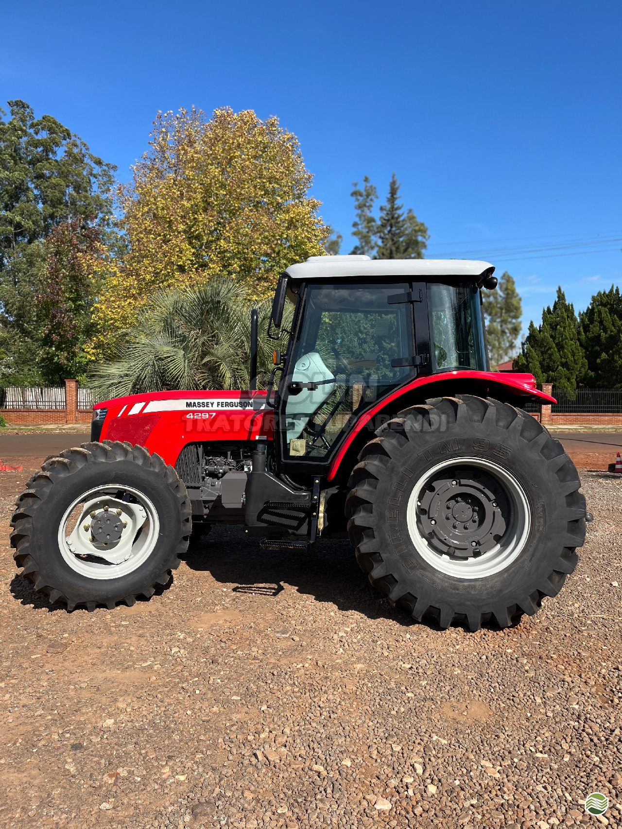 TRATOR MASSEY FERGUSON MF 4297 Tração 4x4 Golin Tratores TUPARENDI RIO GRANDE DO SUL RS